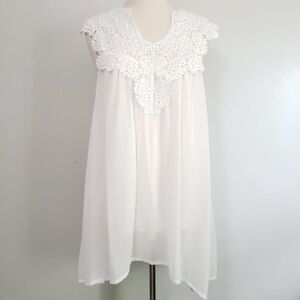 WORN ONCE BEAUTIFUL APPLIQUE LACE DRESS SZ M